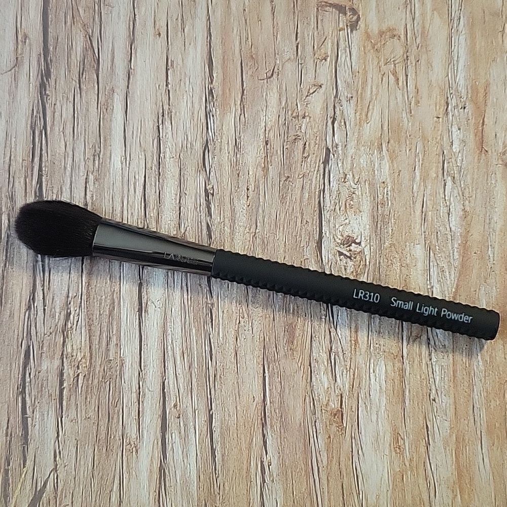 Laruce LR310 Small Light Powder Brush - Picture 3 of 6